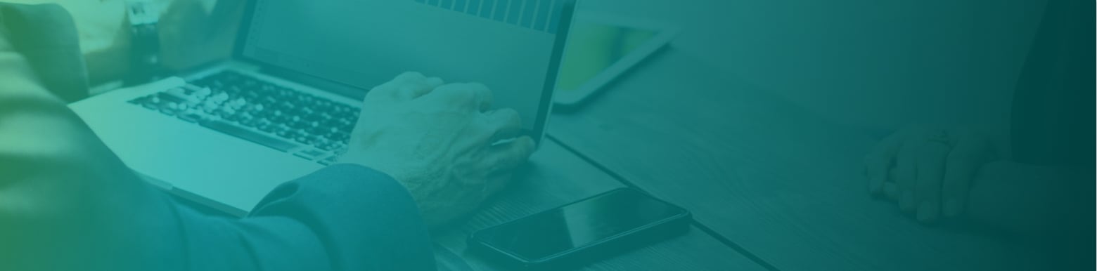 Man-at-computer-testimpny-background-1